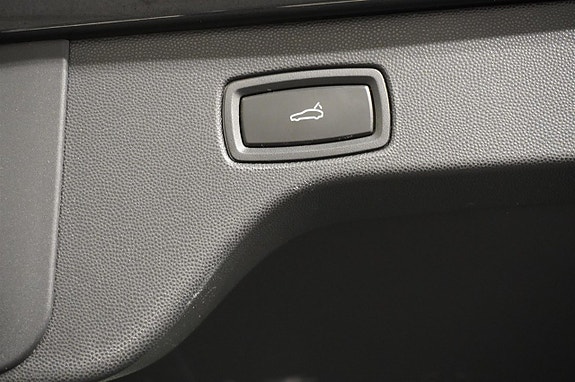 Porsche Macan 4 12 of 20