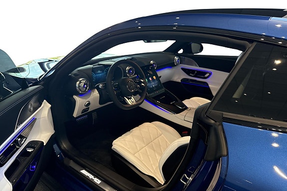 Mercedes-Benz AMG GT Coupe 15 of 18