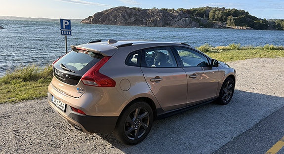 Volvo V40 Cross Country 3 of 5