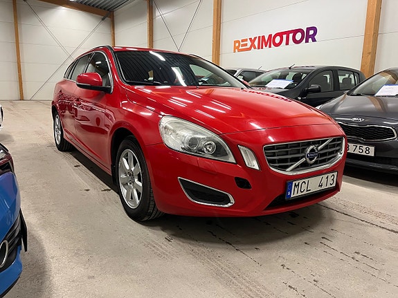 Volvo V60 2 of 5