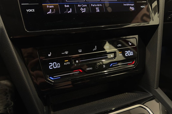 Volkswagen Passat 17 of 21