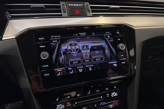 Volkswagen Passat 15 of 21