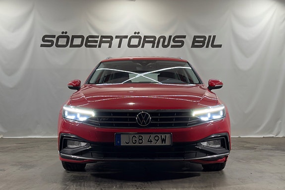 Volkswagen Passat 3 of 21
