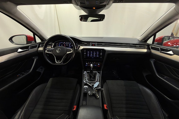 Volkswagen Passat 13 of 21