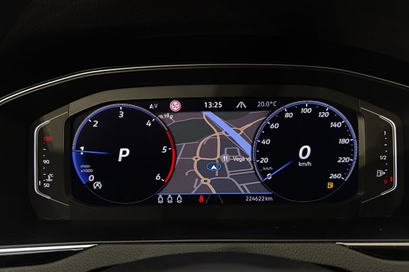 Volkswagen Passat 11 of 21