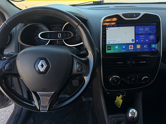 Renault Clio 12 of 14
