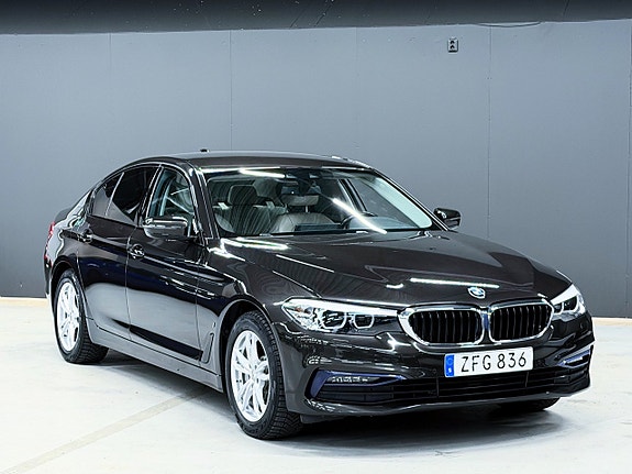 BMW 530e 4 of 5