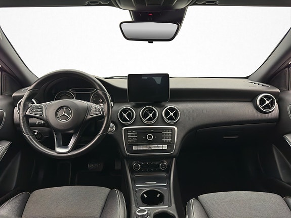 Mercedes-Benz A180 13 of 30