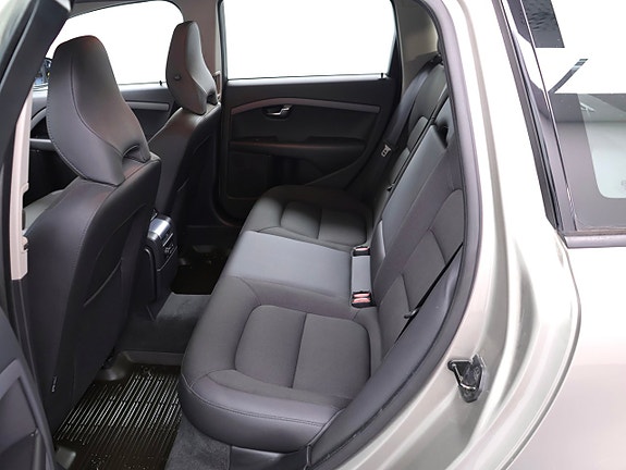 Volvo V70 26 of 30
