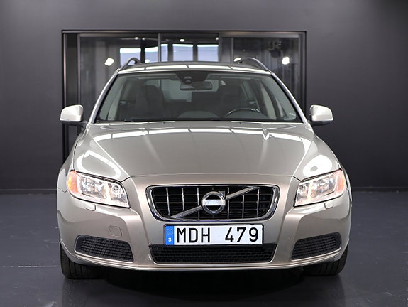 Volvo V70 14 of 30