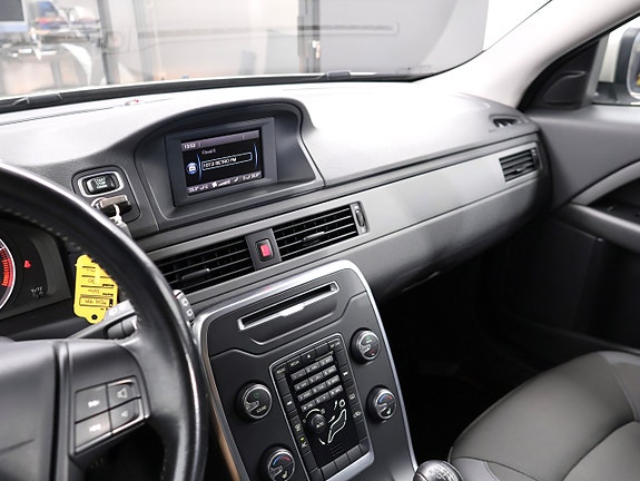 Volvo V70 18 of 30