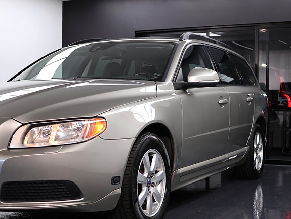 Volvo V70 4 of 5