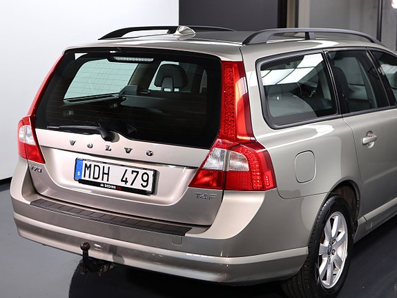 Volvo V70 7 of 30
