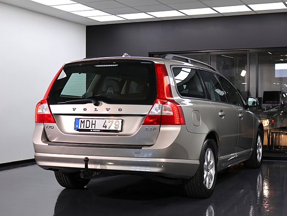 Volvo V70 10 of 30