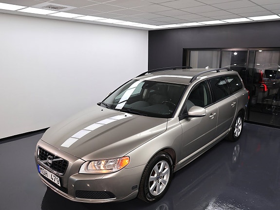 Volvo V70 13 of 30