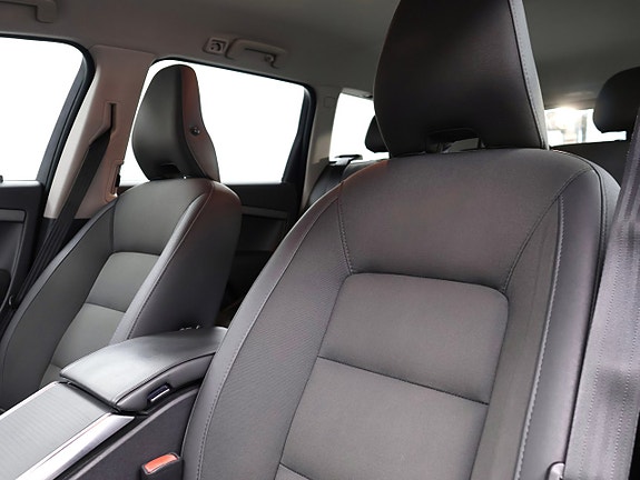 Volvo V70 17 of 30