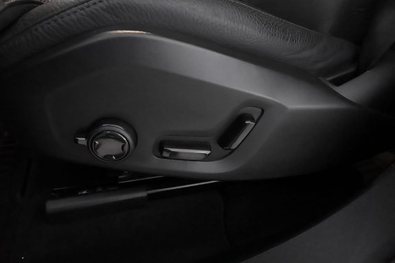 Volvo XC60 14 of 22