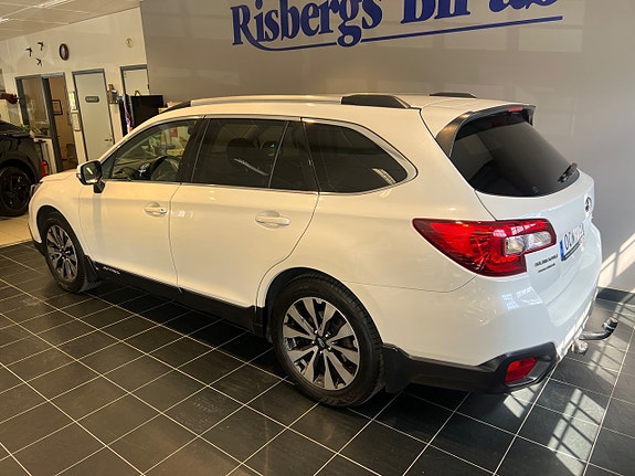 Subaru Outback 4 of 5