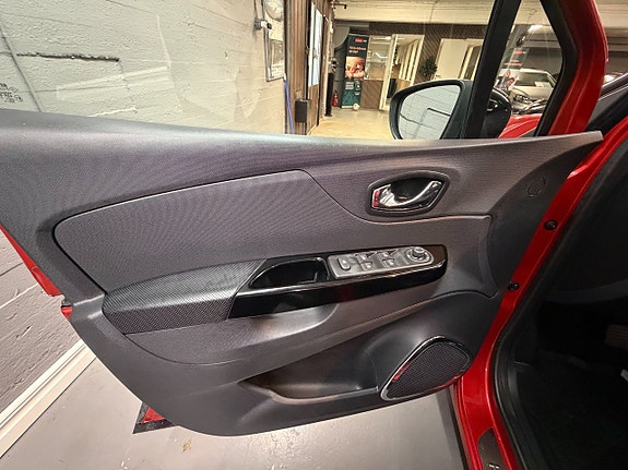 Renault Captur 10 of 18