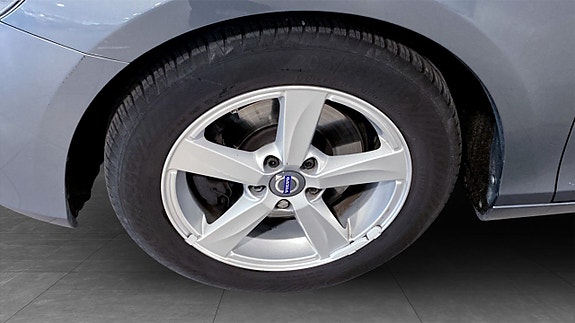 Volvo V40 9 of 9