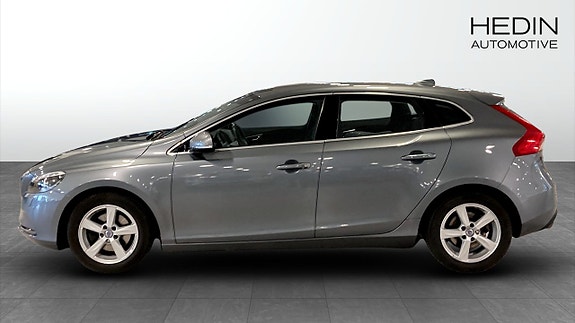Volvo V40 6 of 9