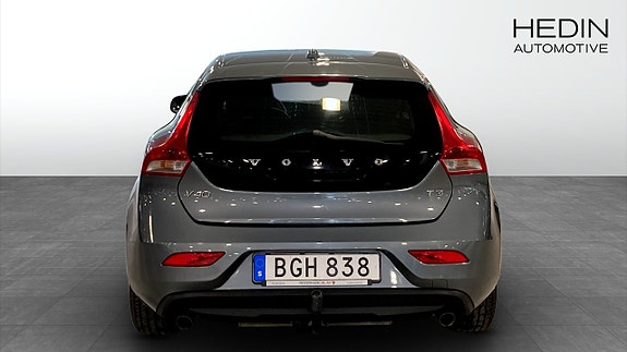 Volvo V40 7 of 9