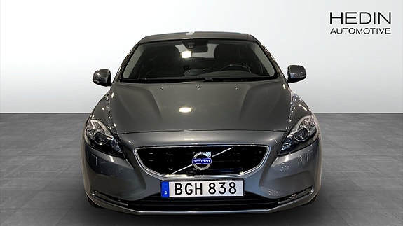 Volvo V40 8 of 9