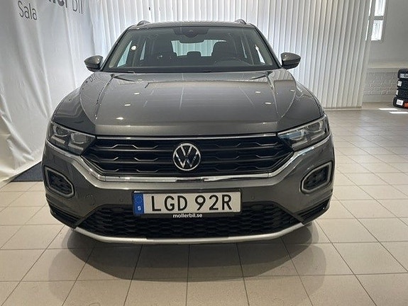 Volkswagen T-Roc 2 of 9