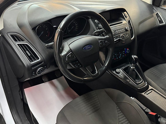 Ford Focus 7 of 17