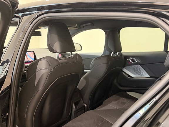 BMW 120 6 of 11
