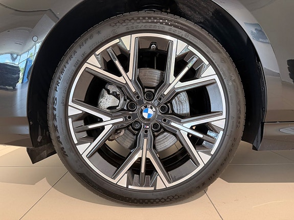 BMW 120 3 of 11