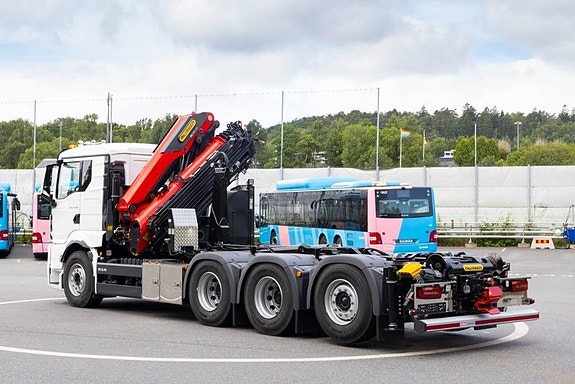 MAN TGS 35.520 8x4-4 BL CH 3 of 12