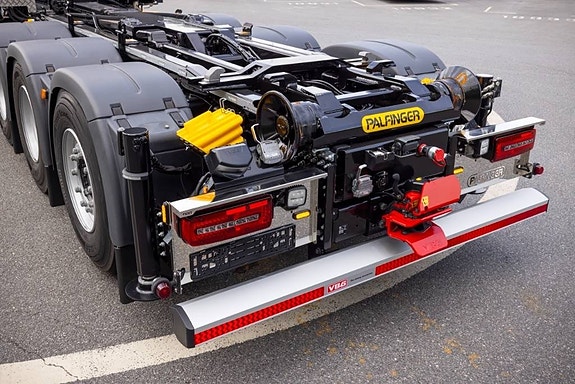 MAN TGS 35.520 8x4-4 BL CH 5 of 12