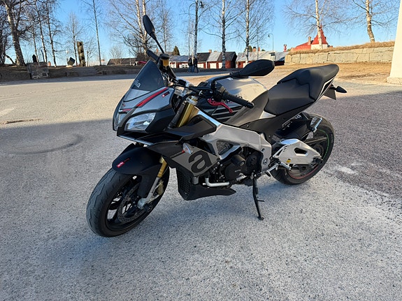 Aprilia Tuono V4 R 4 of 5