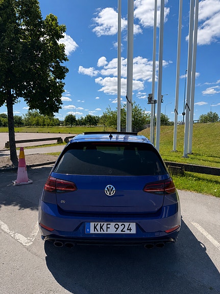 Volkswagen Golf VII 2 of 5
