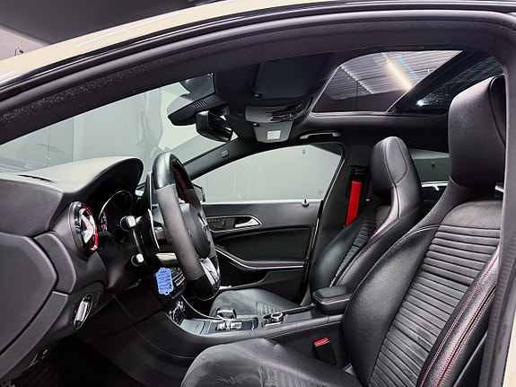Mercedes-Benz CLA45 3 of 5