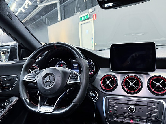 Mercedes-Benz CLA45 18 of 18