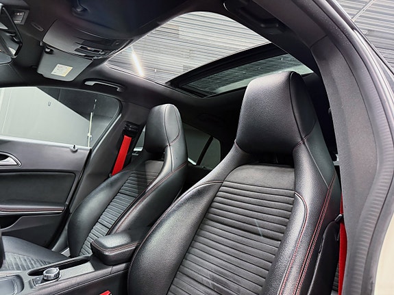 Mercedes-Benz CLA45 7 of 18