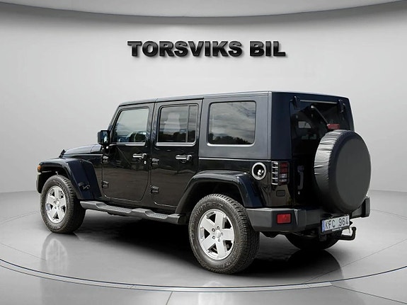 Jeep Wrangler Unlimited 4 of 5