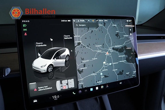 Tesla Model Y 9 of 19