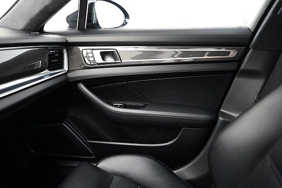 Porsche Panamera Turbo 18 of 27