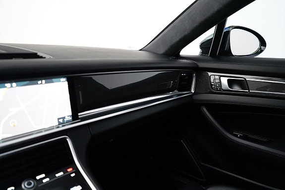 Porsche Panamera Turbo 14 of 27
