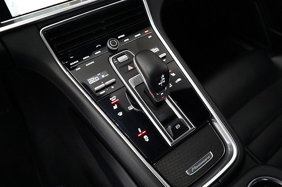 Porsche Panamera Turbo 17 of 27