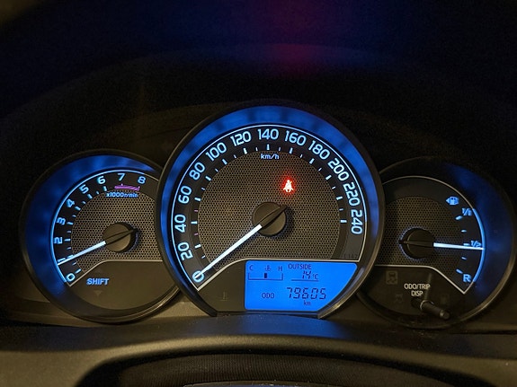 Toyota Auris 9 of 14
