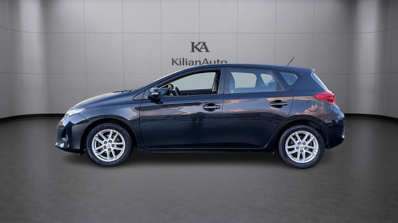 Toyota Auris 3 of 14