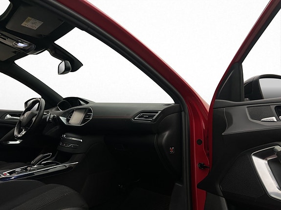 Peugeot 308 SW 16 of 30