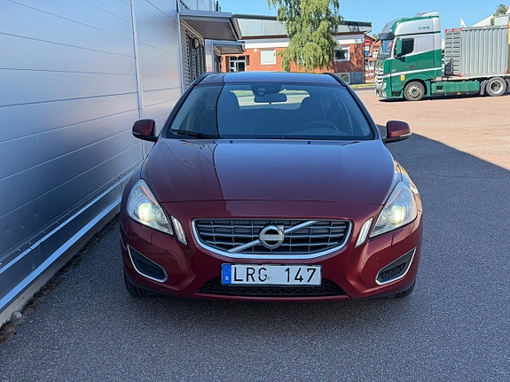 Volvo V60 3 of 5