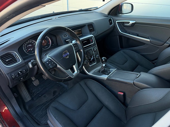Volvo V60 10 of 13