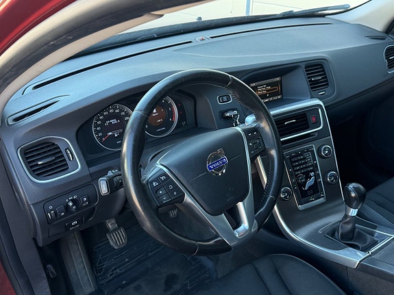Volvo V60 11 of 13