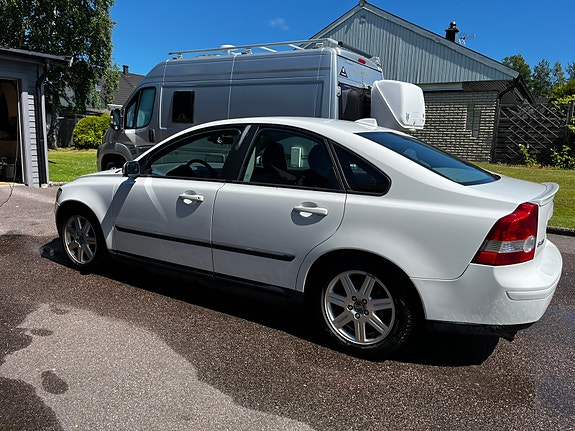 Volvo S40 3 of 5